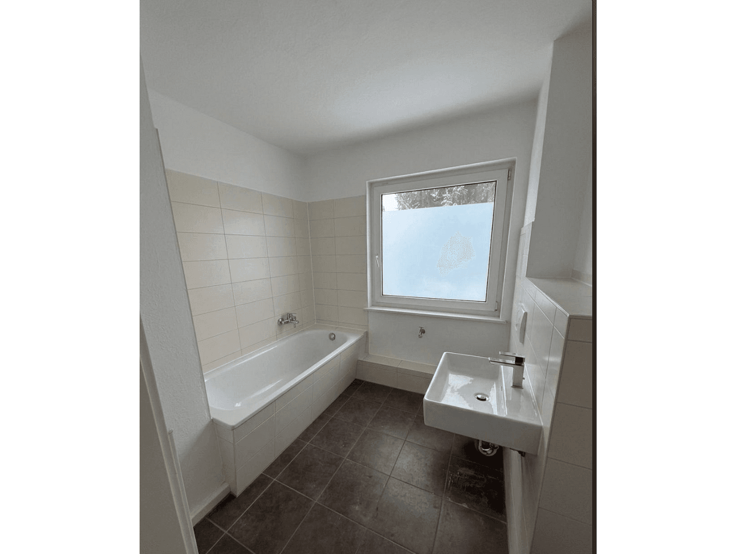 Prenájom bytu 4-izbový 78 m², Neukieritzsch, Sasko Prenájom bytu 4-izbový 78 m², Neukieritzsch, Sasko