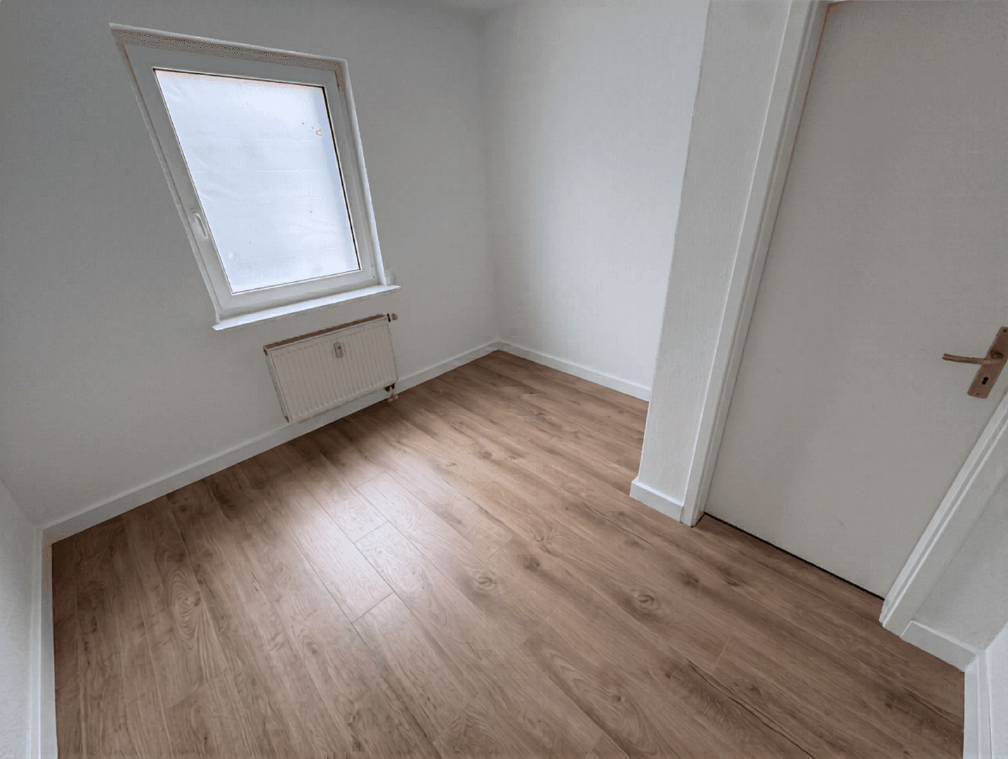Prenájom bytu 4-izbový 78 m², Neukieritzsch, Sasko Prenájom bytu 4-izbový 78 m², Neukieritzsch, Sasko