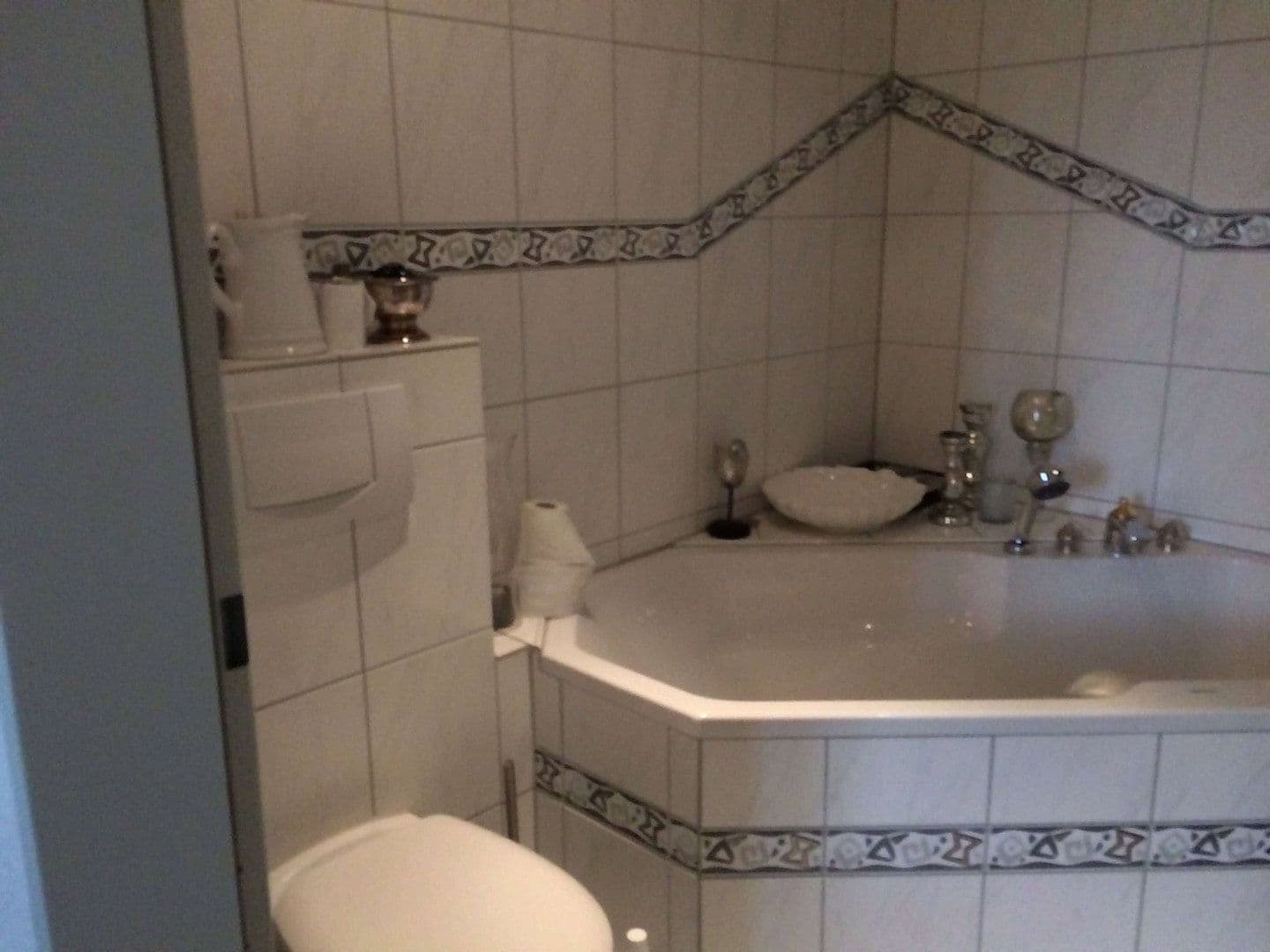 Prenájom bytu 3-izbový 115 m², Holzer Weg 41c, Leverkusen, Severné Porýnie - Westfálsko Prenájom bytu 3-izbový 115 m², Holzer Weg 41c, Leverkusen, Severné Porýnie - Westfálsko