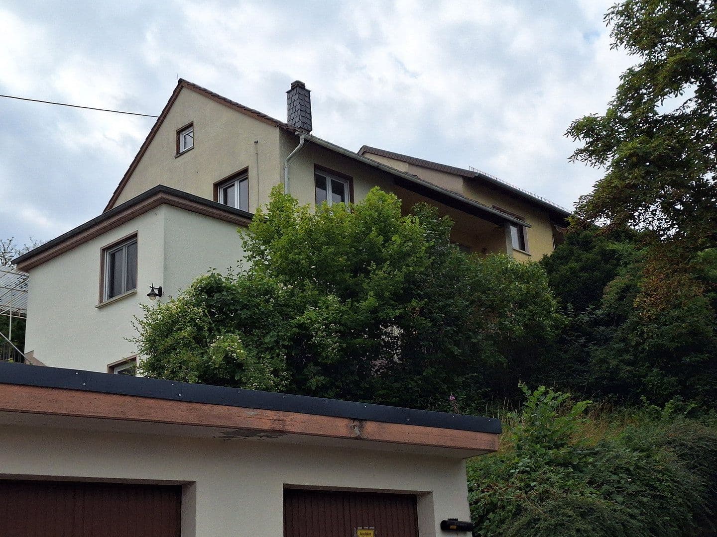 Predaj domu 220 m², pozemek 3.117 m², Lessingstraße 61, Bad Kreuznach, Porýnie-Falcko Predaj domu 220 m², pozemek 3.117 m², Lessingstraße 61, Bad Kreuznach, Porýnie-Falcko