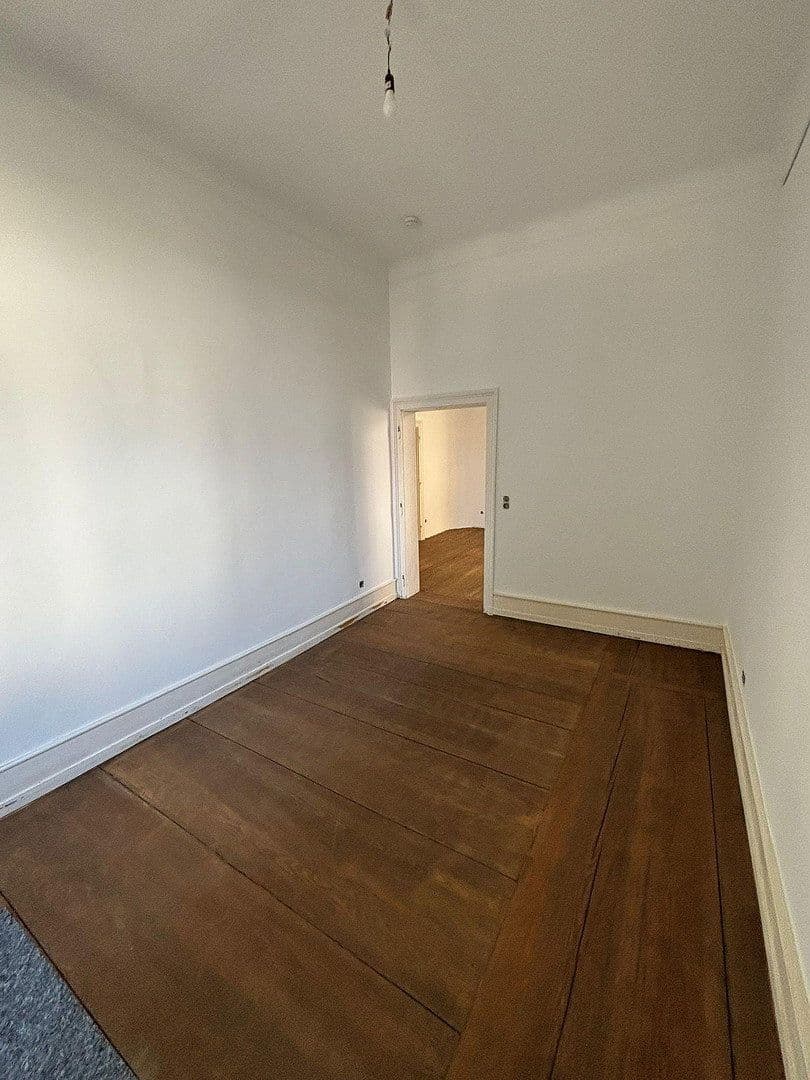 Prenájom bytu 3-izbový 82 m², Frankfurt, Hesensko Prenájom bytu 3-izbový 82 m², Frankfurt, Hesensko