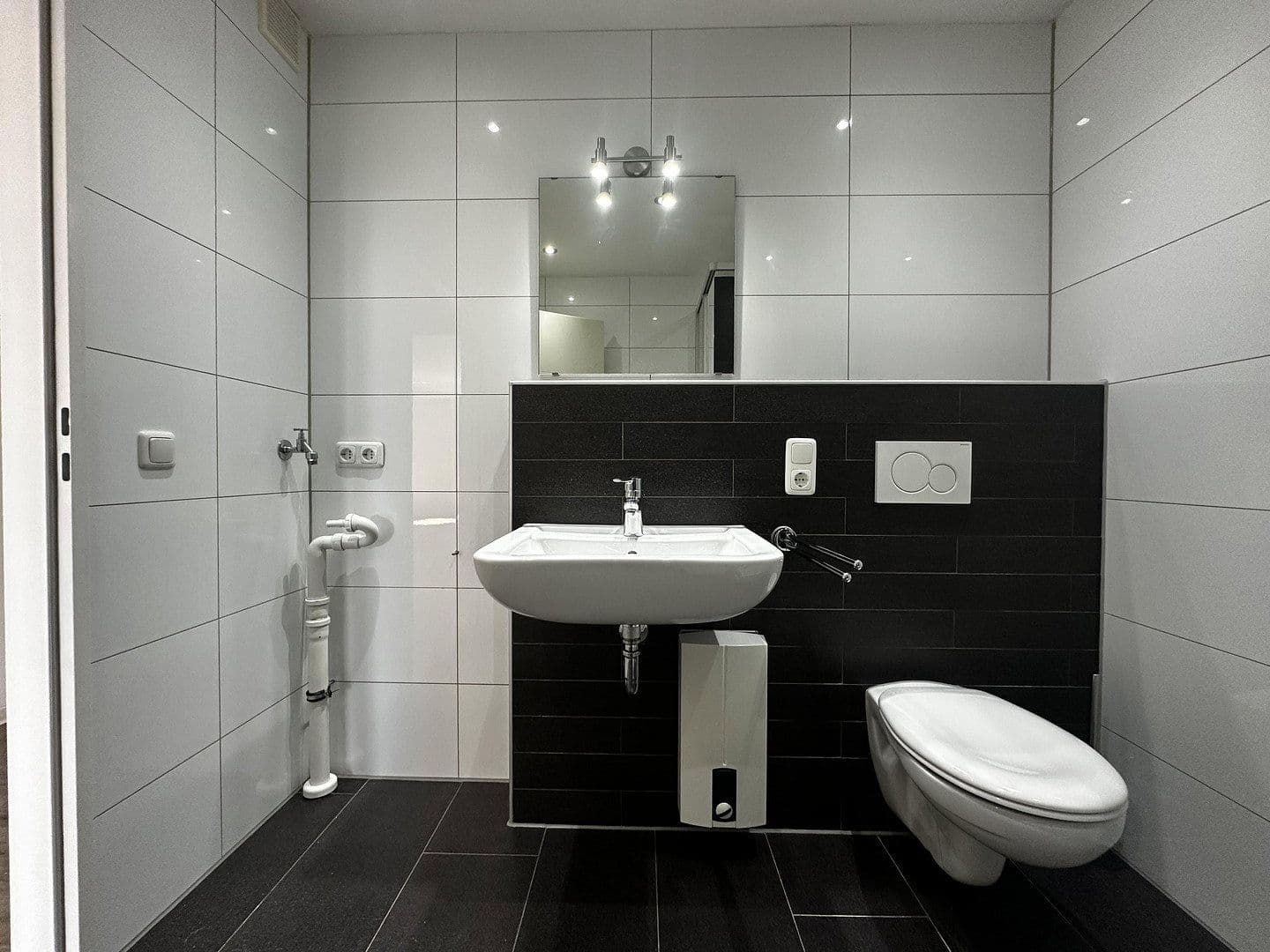 Prenájom bytu 2-izbový 64 m², Übacher Weg 121 + 123, Alsdorf, Severné Porýnie - Westfálsko Prenájom bytu 2-izbový 64 m², Übacher Weg 121 + 123, Alsdorf, Severné Porýnie - Westfálsko