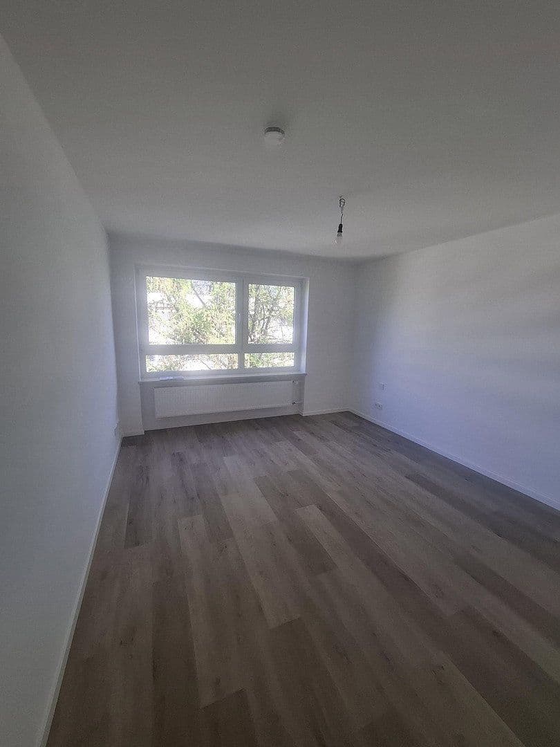 Prenájom bytu 3-izbový 76 m², Unterhaching, Bavorsko Prenájom bytu 3-izbový 76 m², Unterhaching, Bavorsko