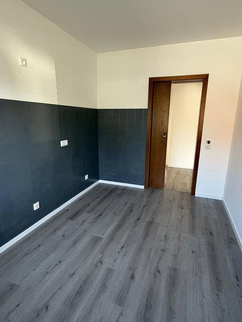 Prenájom bytu 2-izbový 98 m², Eilendorfer Straße 102, Aachen, Severné Porýnie - Westfálsko Prenájom bytu 2-izbový 98 m², Eilendorfer Straße 102, Aachen, Severné Porýnie - Westfálsko