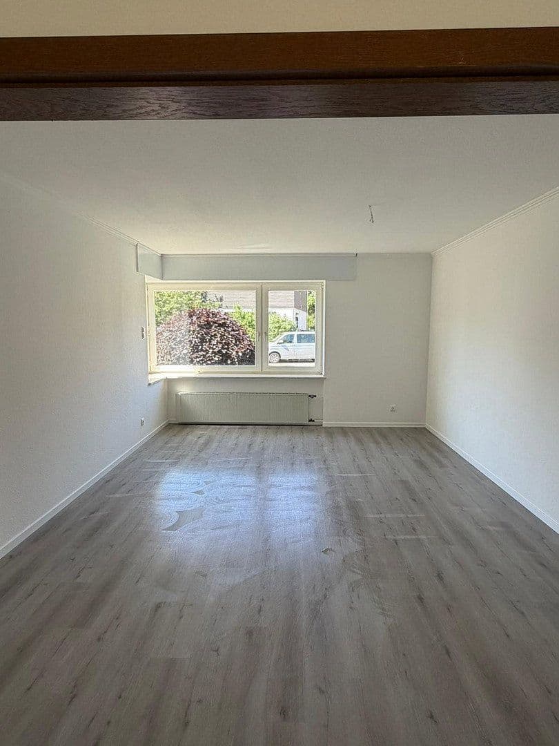 Prenájom bytu 2-izbový 98 m², Eilendorfer Straße 102, Aachen, Severné Porýnie - Westfálsko Prenájom bytu 2-izbový 98 m², Eilendorfer Straße 102, Aachen, Severné Porýnie - Westfálsko