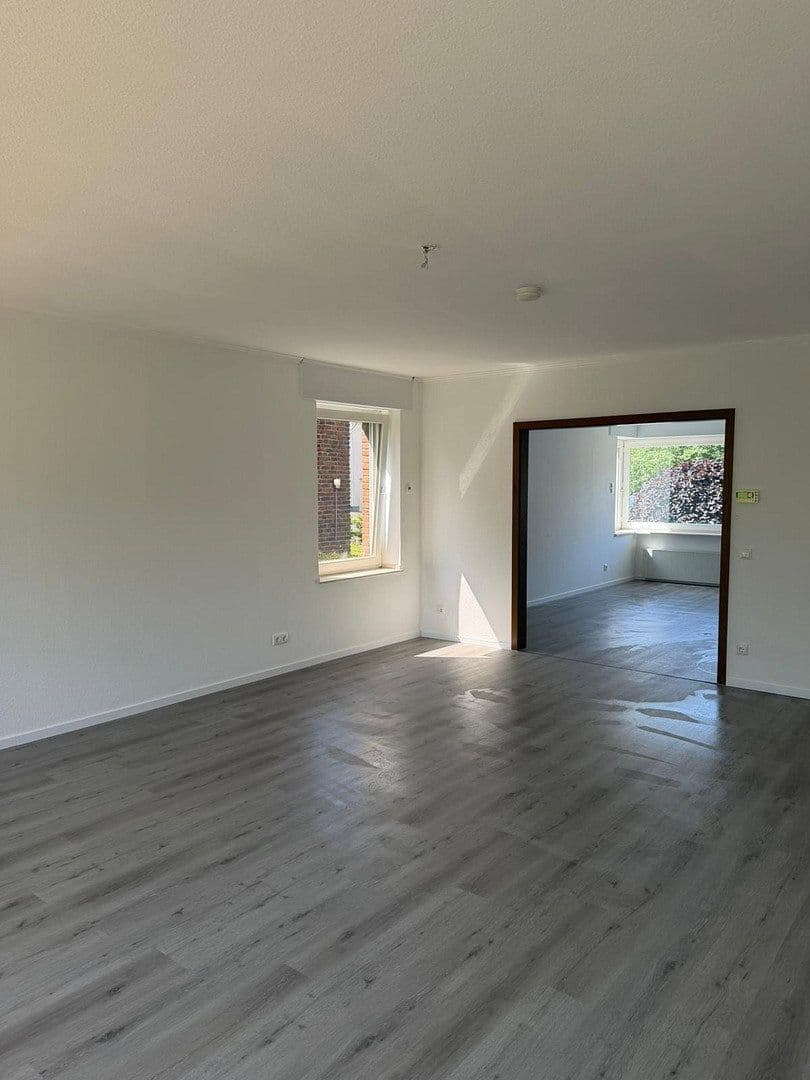 Prenájom bytu 2-izbový 98 m², Eilendorfer Straße 102, Aachen, Severné Porýnie - Westfálsko Prenájom bytu 2-izbový 98 m², Eilendorfer Straße 102, Aachen, Severné Porýnie - Westfálsko