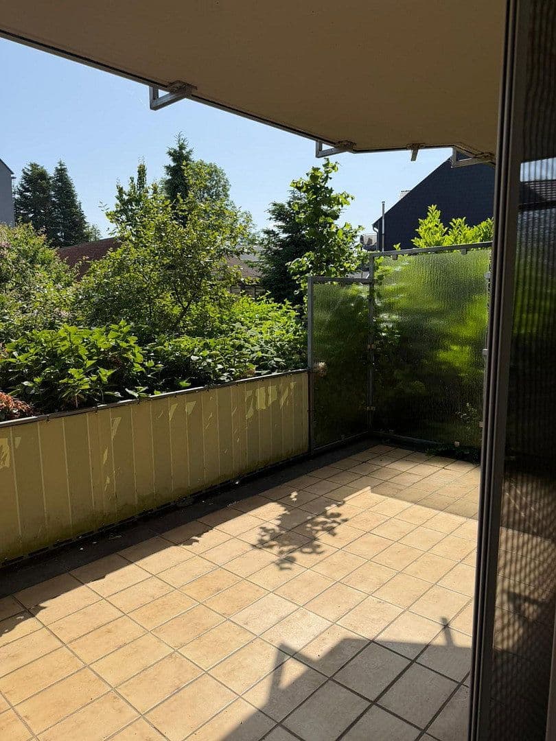Prenájom bytu 2-izbový 98 m², Eilendorfer Straße 102, Aachen, Severné Porýnie - Westfálsko Prenájom bytu 2-izbový 98 m², Eilendorfer Straße 102, Aachen, Severné Porýnie - Westfálsko