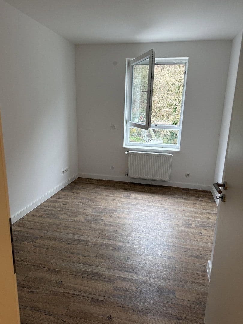 Prenájom domu 120 m², pozemek 207 m², Nibelungenstraße 146A, Bensheim, Hesensko Prenájom domu 120 m², pozemek 207 m², Nibelungenstraße 146A, Bensheim, Hesensko