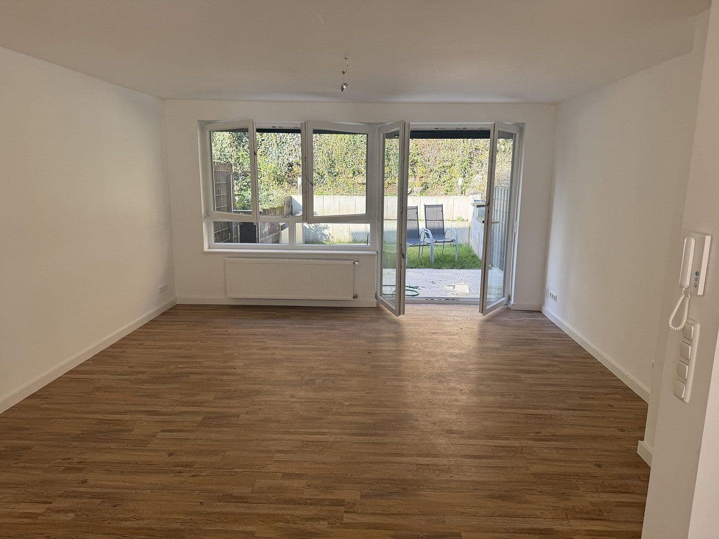 Prenájom domu 120 m², pozemek 207 m², Nibelungenstraße 146A, Bensheim, Hesensko Prenájom domu 120 m², pozemek 207 m², Nibelungenstraße 146A, Bensheim, Hesensko