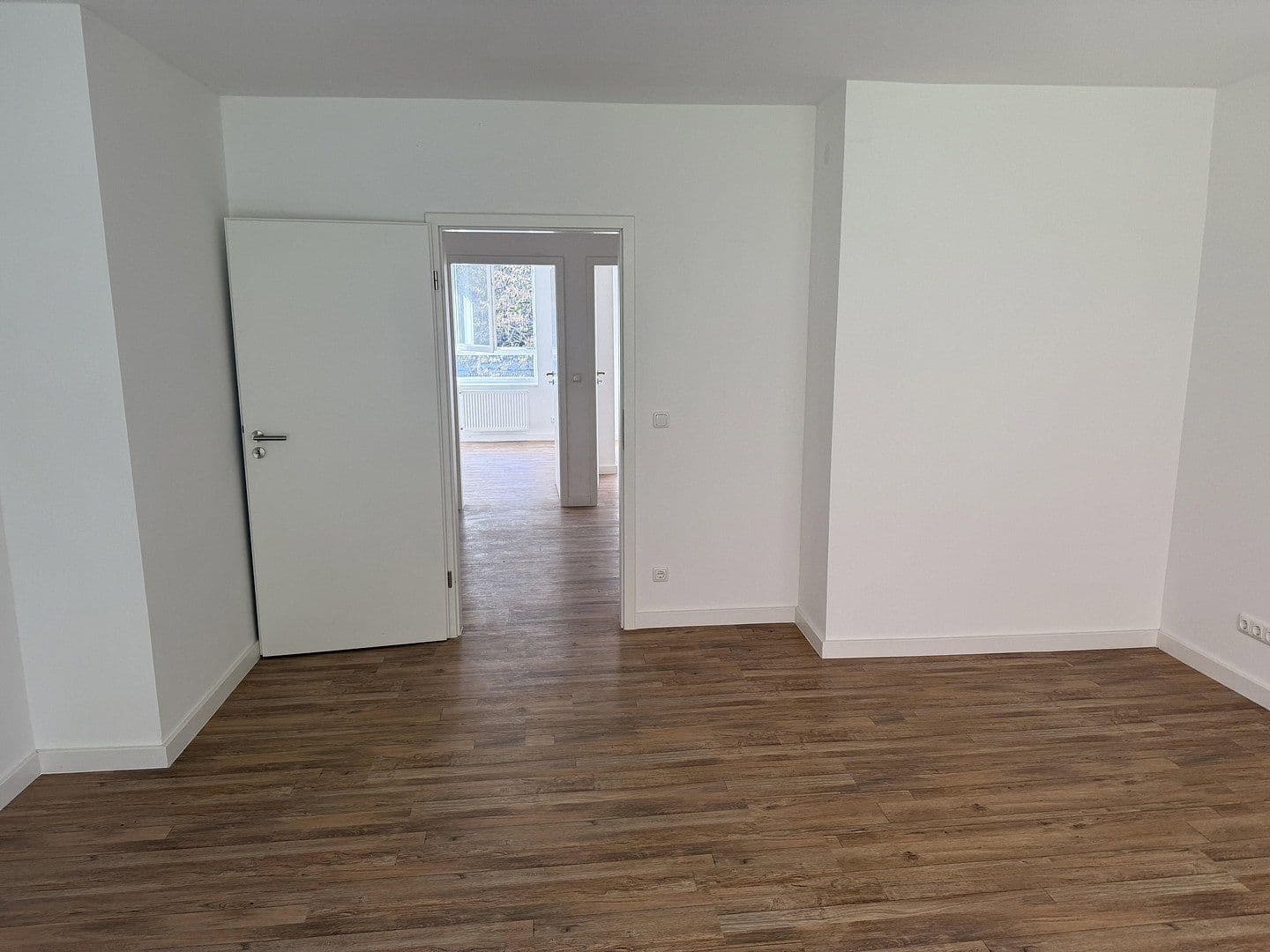 Prenájom domu 120 m², pozemek 207 m², Nibelungenstraße 146A, Bensheim, Hesensko Prenájom domu 120 m², pozemek 207 m², Nibelungenstraße 146A, Bensheim, Hesensko