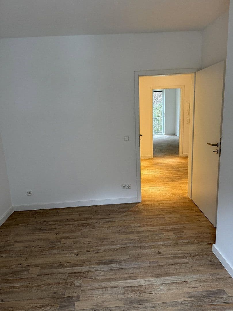 Prenájom domu 120 m², pozemek 207 m², Nibelungenstraße 146A, Bensheim, Hesensko Prenájom domu 120 m², pozemek 207 m², Nibelungenstraße 146A, Bensheim, Hesensko