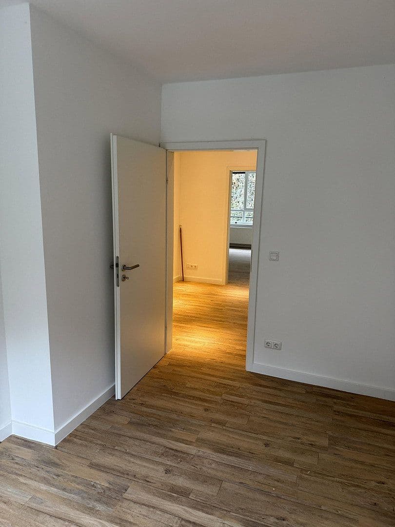 Prenájom domu 120 m², pozemek 207 m², Nibelungenstraße 146A, Bensheim, Hesensko Prenájom domu 120 m², pozemek 207 m², Nibelungenstraße 146A, Bensheim, Hesensko