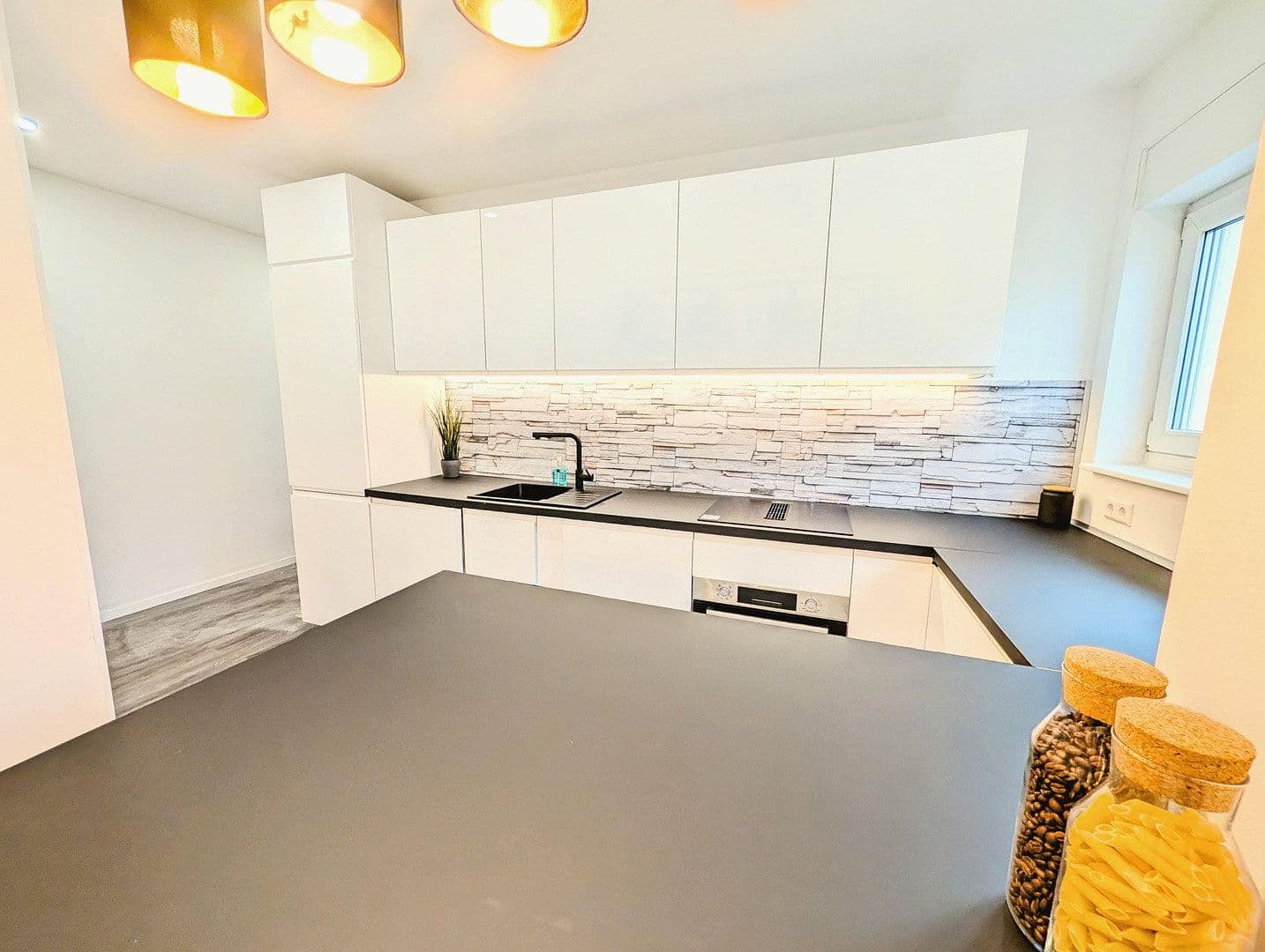Predaj bytu 4-izbový 92 m², Berlin, Berlín Predaj bytu 4-izbový 92 m², Berlin, Berlín