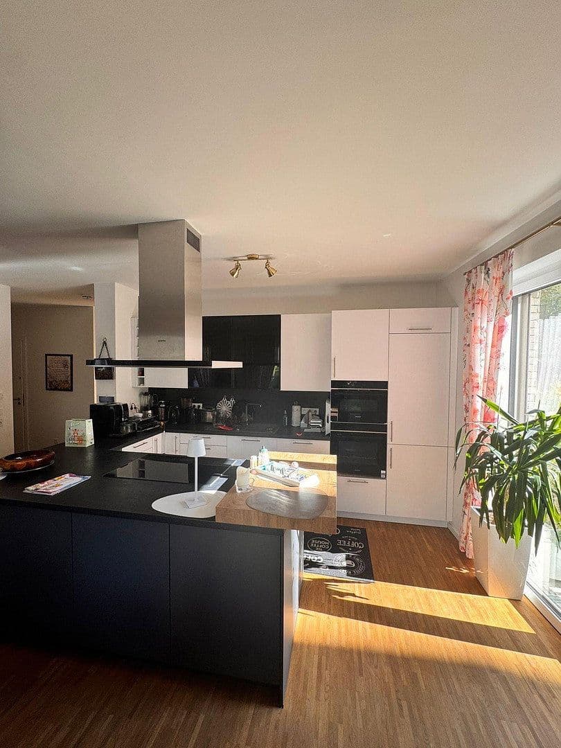 Prenájom bytu 5-izbový 127 m², Moislinger Allee 9h, Lübeck, Šlezvicko-Holštajnsko Prenájom bytu 5-izbový 127 m², Moislinger Allee 9h, Lübeck, Šlezvicko-Holštajnsko