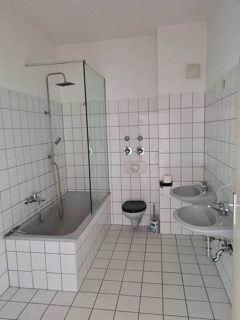 Prenájom bytu 3-izbový 84 m², Schweizergartenstraße 5, Wurzen, Sasko Prenájom bytu 3-izbový 84 m², Schweizergartenstraße 5, Wurzen, Sasko