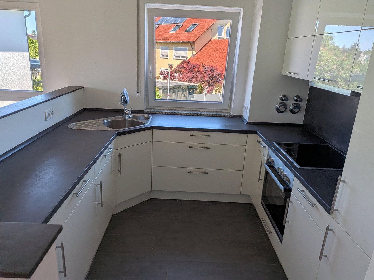 Prenájom bytu 3-izbový 90 m², Roßtal, Bavorsko Prenájom bytu 3-izbový 90 m², Roßtal, Bavorsko