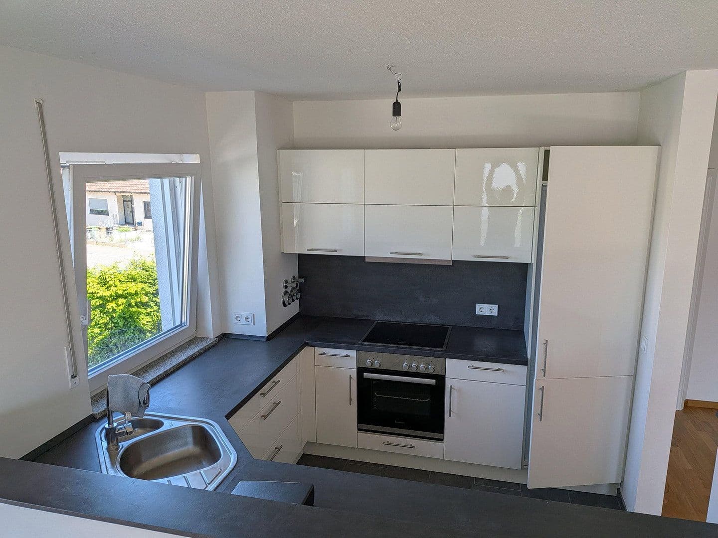 Prenájom bytu 3-izbový 90 m², Roßtal, Bavorsko Prenájom bytu 3-izbový 90 m², Roßtal, Bavorsko