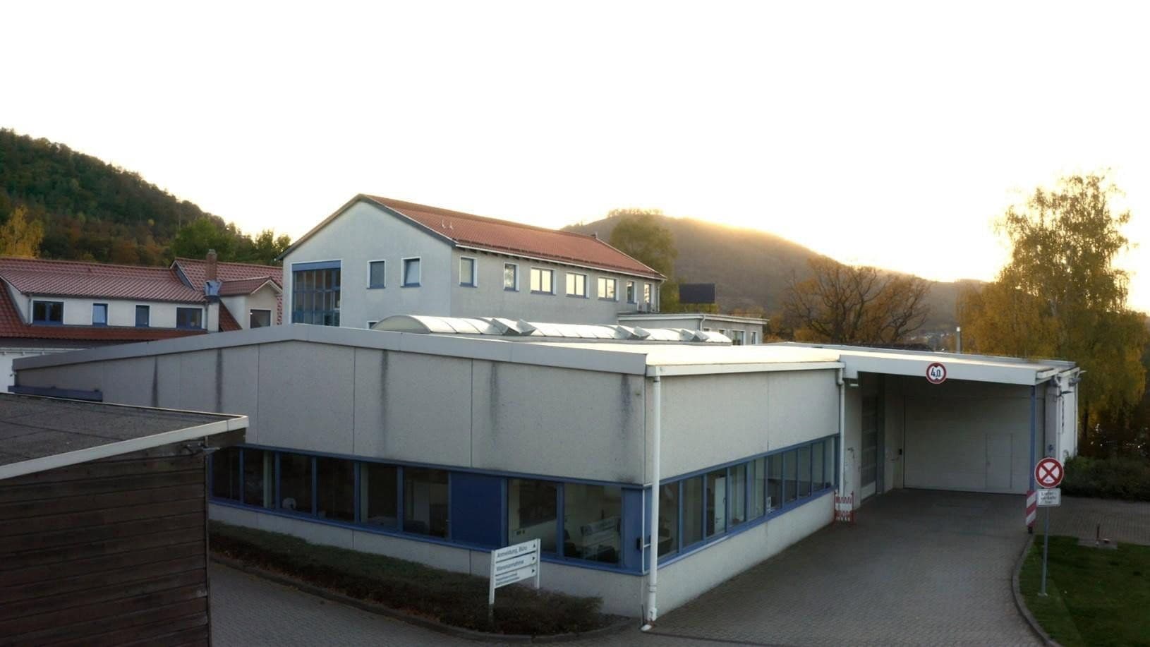 Predaj nebytového priestoru 6.500 m², Harzburger Str., 14, Goslar, Dolné Sasko Predaj nebytového priestoru 6.500 m², Harzburger Str., 14, Goslar, Dolné Sasko