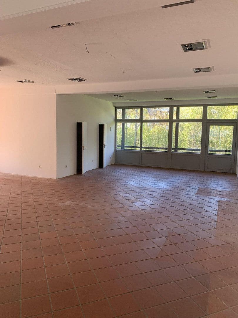 Prenájom nebytového priestoru 240 m², Bodenmais, Bavorsko Prenájom nebytového priestoru 240 m², Bodenmais, Bavorsko