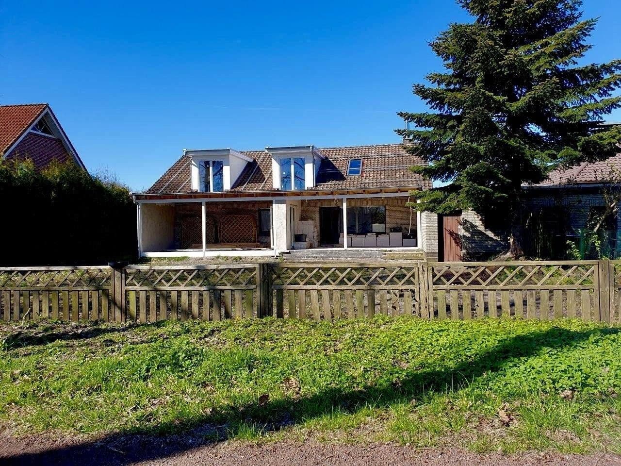 Predaj domu 200 m², pozemek 760 m², Rhauderfehn, Dolné Sasko Predaj domu 200 m², pozemek 760 m², Rhauderfehn, Dolné Sasko