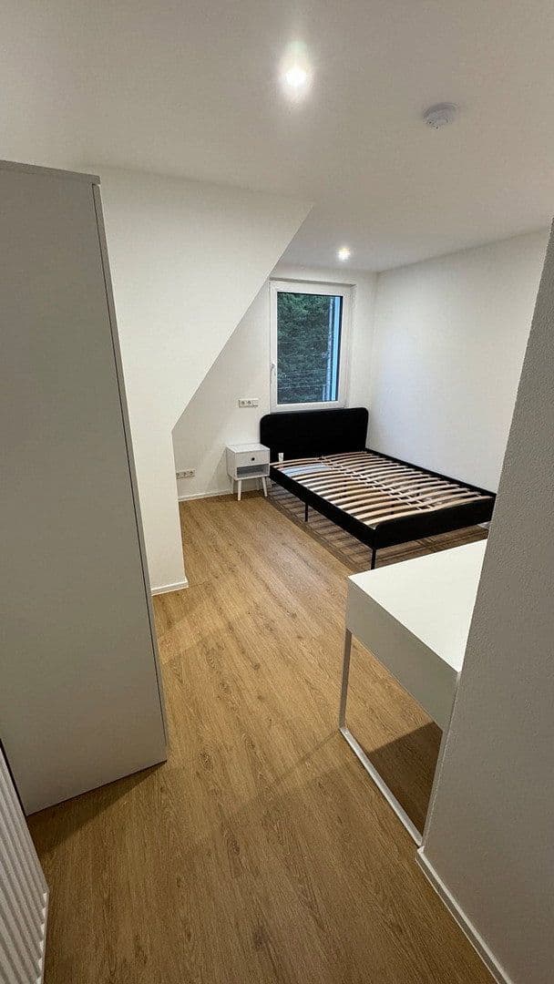 Prenájom bytu 4-izbový 80 m², Böblinger Straße 334, Stuttgart, Bádensko-Wurttembersko Prenájom bytu 4-izbový 80 m², Böblinger Straße 334, Stuttgart, Bádensko-Wurttembersko