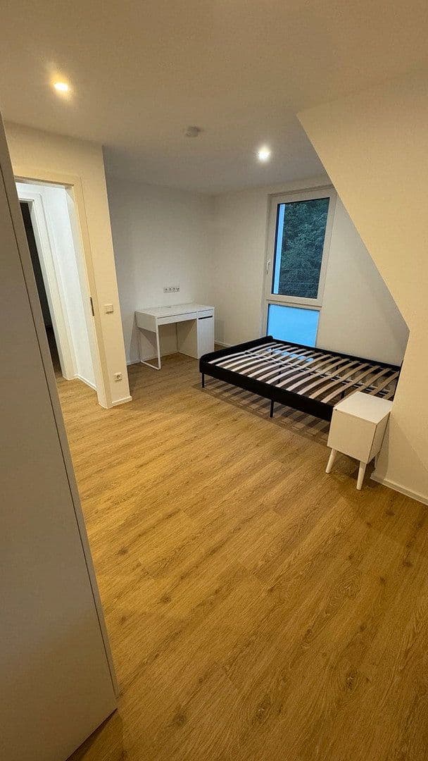 Prenájom bytu 4-izbový 80 m², Böblinger Straße 334, Stuttgart, Bádensko-Wurttembersko Prenájom bytu 4-izbový 80 m², Böblinger Straße 334, Stuttgart, Bádensko-Wurttembersko