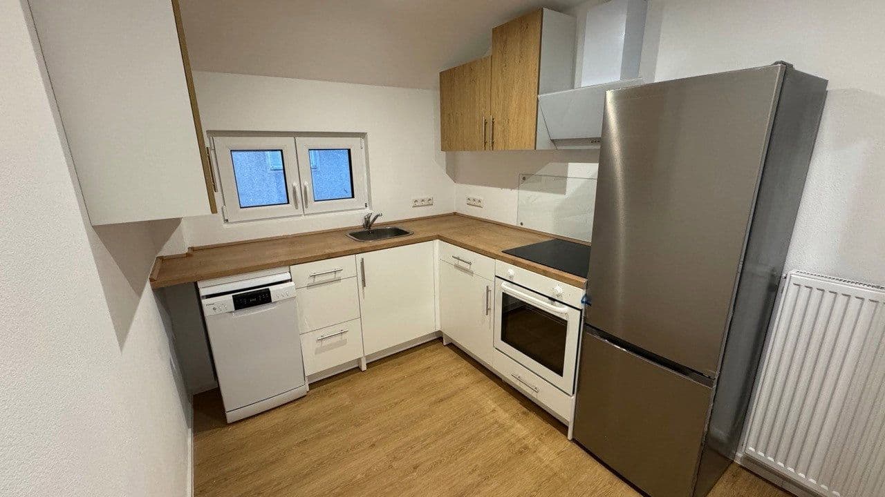 Prenájom bytu 4-izbový 80 m², Böblinger Straße 334, Stuttgart, Bádensko-Wurttembersko Prenájom bytu 4-izbový 80 m², Böblinger Straße 334, Stuttgart, Bádensko-Wurttembersko