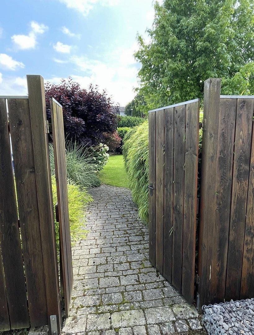 Predaj domu 180 m², pozemek 662 m², Limburg an der Lahn, Hesensko Predaj domu 180 m², pozemek 662 m², Limburg an der Lahn, Hesensko