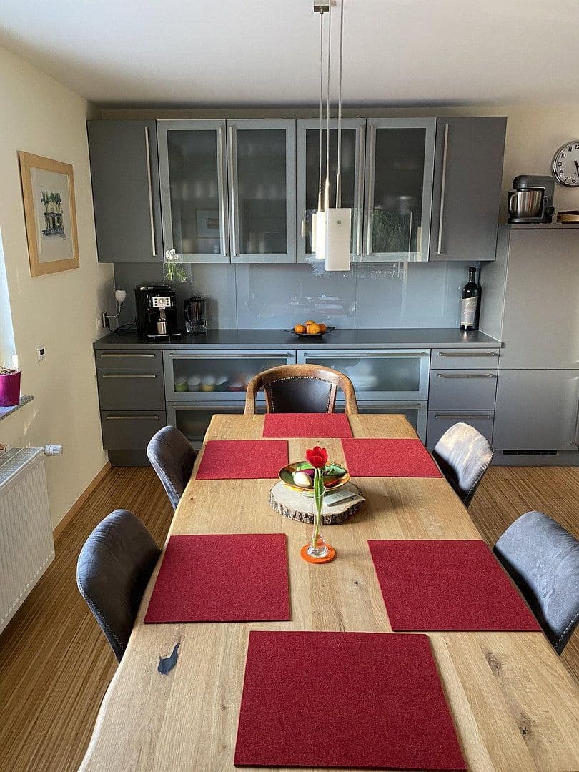 Predaj domu 180 m², pozemek 662 m², Limburg an der Lahn, Hesensko Predaj domu 180 m², pozemek 662 m², Limburg an der Lahn, Hesensko