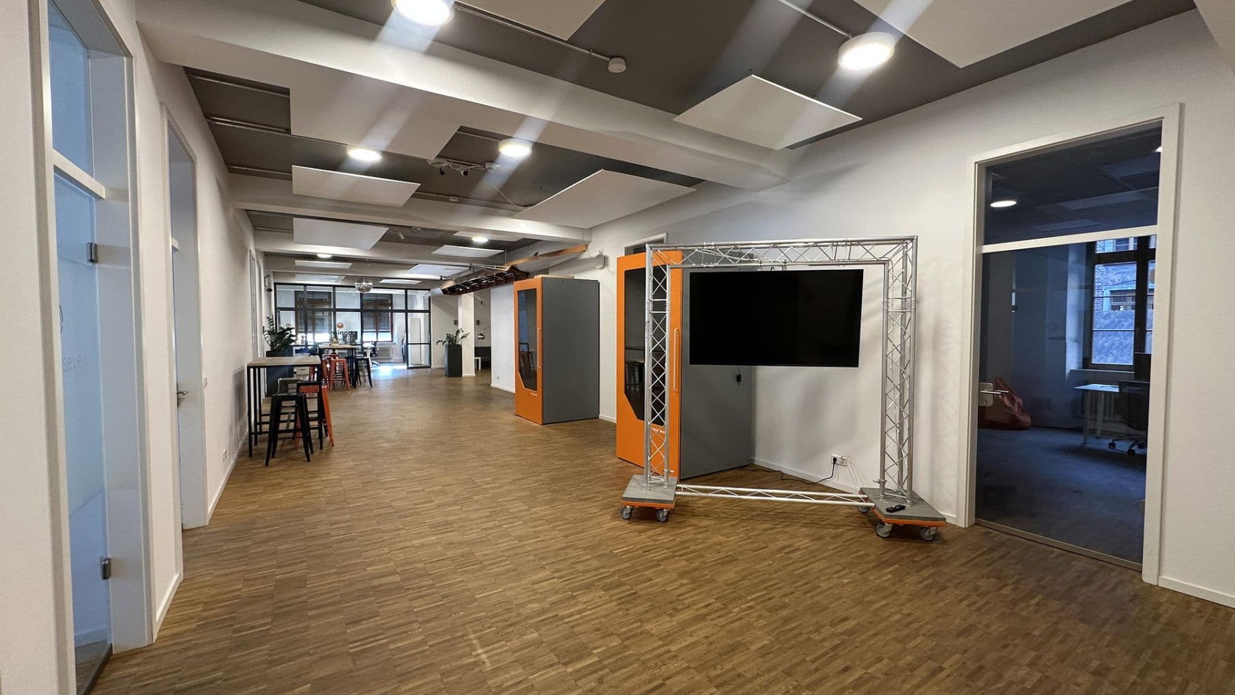 Prenájom kancelárie 380 m², Bergheimer Str. 147, Heidelberg, Bádensko-Wurttembersko Prenájom kancelárie 380 m², Bergheimer Str. 147, Heidelberg, Bádensko-Wurttembersko