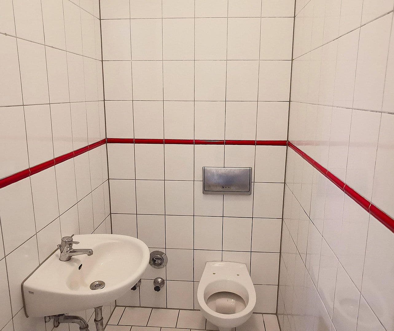 Prenájom bytu 3-izbový 95 m², Petersstrasse 23, Freiberg, Sasko Prenájom bytu 3-izbový 95 m², Petersstrasse 23, Freiberg, Sasko