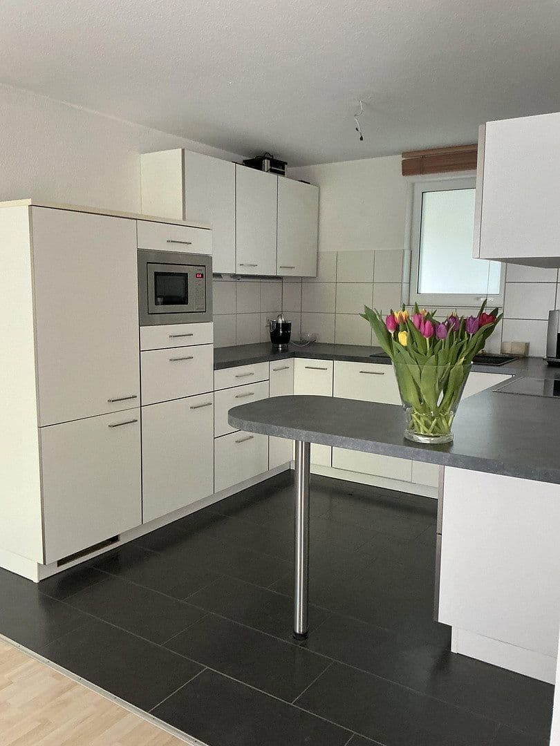 Prenájom bytu 2-izbový 75 m², Nürtingen, Bádensko-Wurttembersko Prenájom bytu 2-izbový 75 m², Nürtingen, Bádensko-Wurttembersko