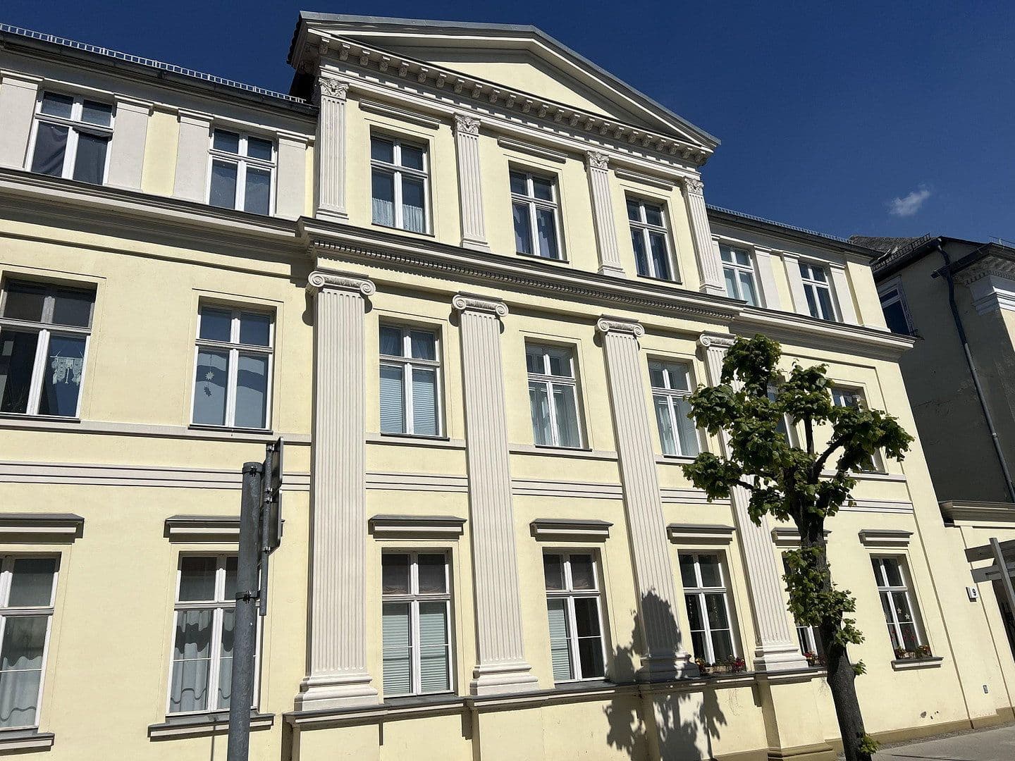 Predaj bytu 2-izbový 71 m², Schloßstr. 9, Neustrelitz, Meklenbursko-Predpomoransko Predaj bytu 2-izbový 71 m², Schloßstr. 9, Neustrelitz, Meklenbursko-Predpomoransko