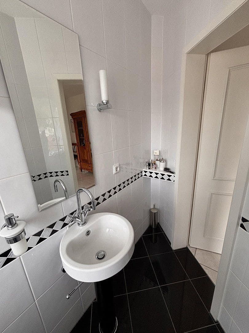 Predaj domu 198 m², pozemek 747 m², Herborn, Hesensko Predaj domu 198 m², pozemek 747 m², Herborn, Hesensko