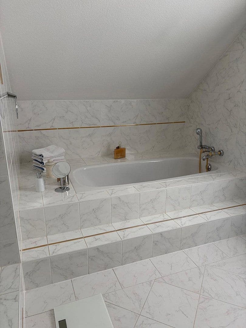 Predaj domu 198 m², pozemek 747 m², Herborn, Hesensko Predaj domu 198 m², pozemek 747 m², Herborn, Hesensko