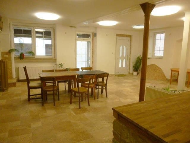 Prenájom bytu 2-izbový 111 m², Am Markt 2, Oppenheim, Porýnie-Falcko Prenájom bytu 2-izbový 111 m², Am Markt 2, Oppenheim, Porýnie-Falcko