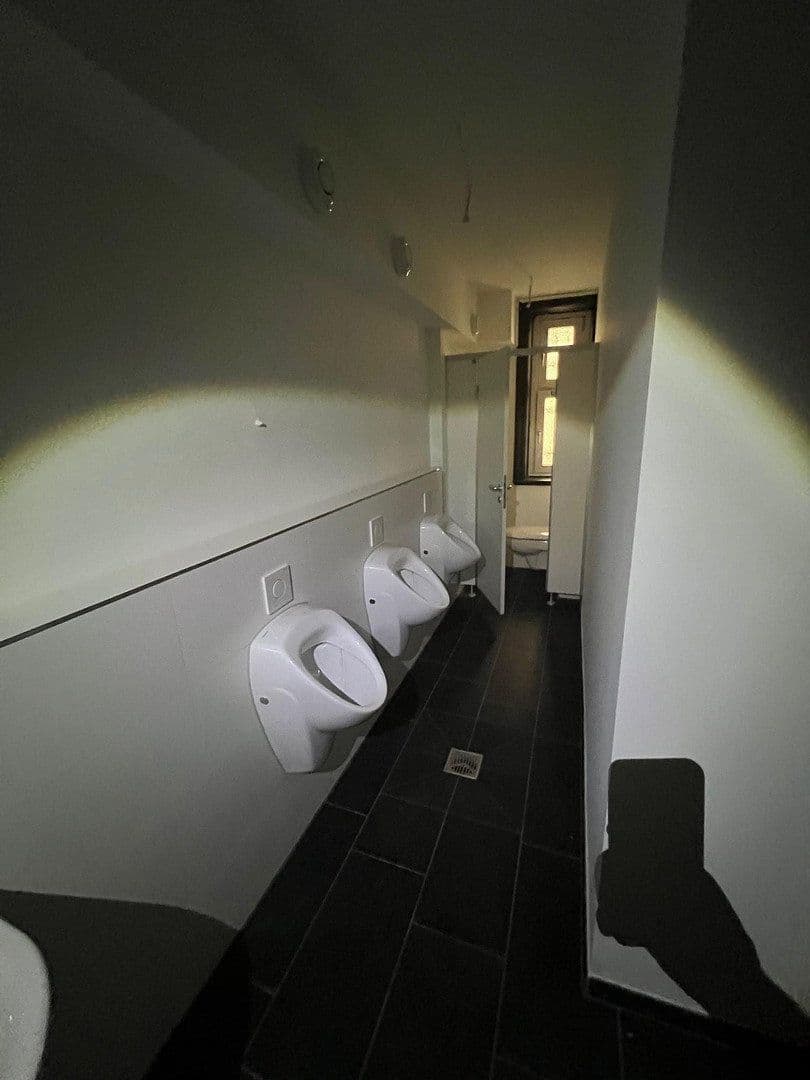 Prenájom nebytového priestoru 150 m², Eichenstraße 29, Hamburg, Hamburg Prenájom nebytového priestoru 150 m², Eichenstraße 29, Hamburg, Hamburg