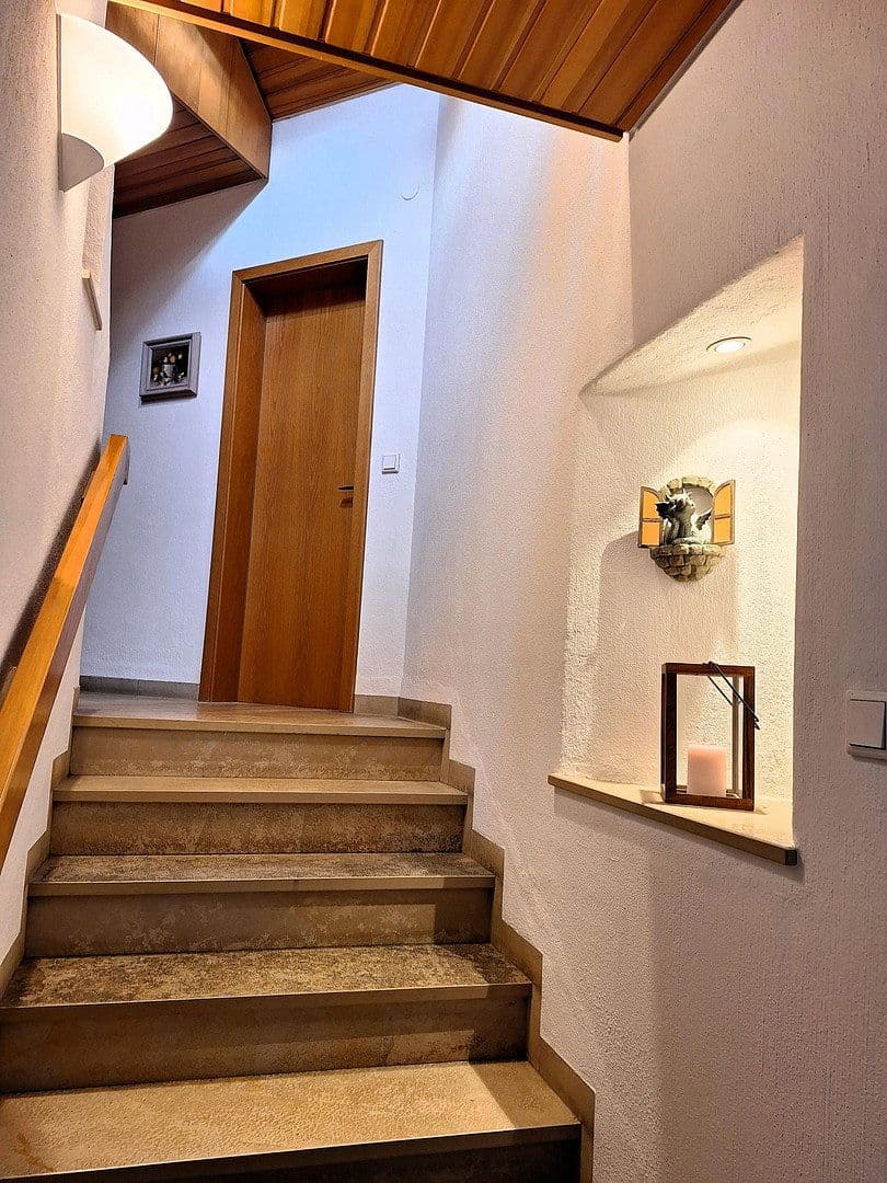 Predaj domu 300 m², pozemek 971 m², Dietfurt an der Altmühl, Bavorsko Predaj domu 300 m², pozemek 971 m², Dietfurt an der Altmühl, Bavorsko