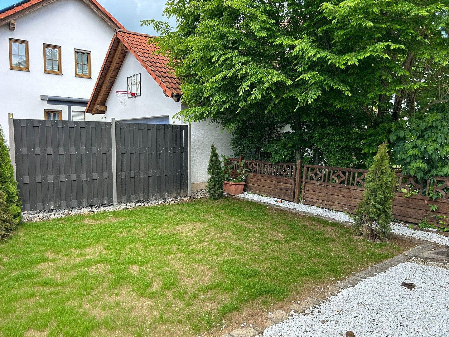 Prenájom bytu 4-izbový 116 m², Hutstraße 15, 18, Itzgrund, Bavorsko Prenájom bytu 4-izbový 116 m², Hutstraße 15, 18, Itzgrund, Bavorsko