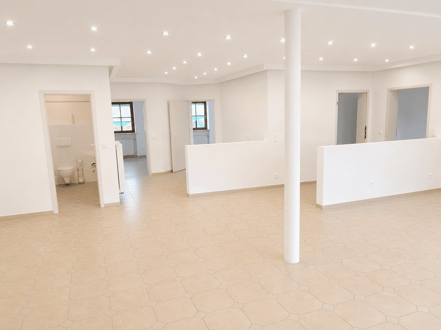 Prenájom bytu 4-izbový 116 m², Hutstraße 15, 18, Itzgrund, Bavorsko Prenájom bytu 4-izbový 116 m², Hutstraße 15, 18, Itzgrund, Bavorsko