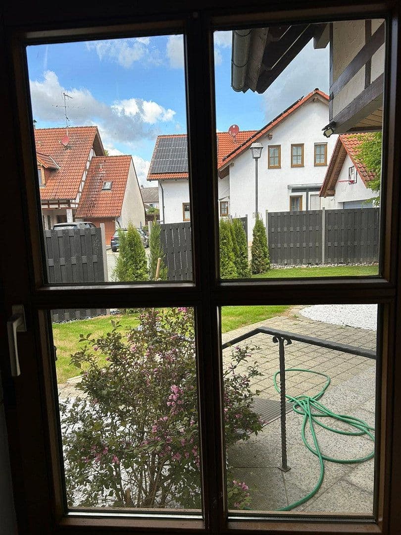 Prenájom bytu 4-izbový 116 m², Hutstraße 15, 18, Itzgrund, Bavorsko Prenájom bytu 4-izbový 116 m², Hutstraße 15, 18, Itzgrund, Bavorsko