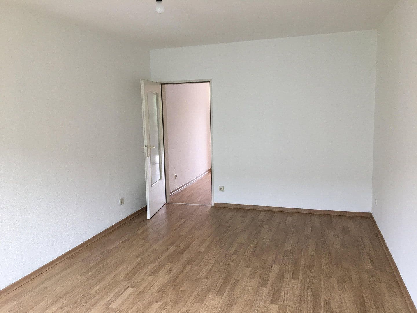 Predaj bytu 1-izbový 35 m², Hüttenstraße 48, Düsseldorf, Severné Porýnie - Westfálsko Predaj bytu 1-izbový 35 m², Hüttenstraße 48, Düsseldorf, Severné Porýnie - Westfálsko