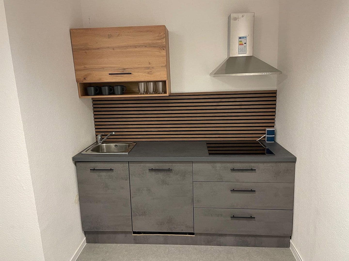 Prenájom kancelárie 50 m², Berner Str. 71, Frankfurt - Nieder-Eschbach, Hesensko Prenájom kancelárie 50 m², Berner Str. 71, Frankfurt - Nieder-Eschbach, Hesensko
