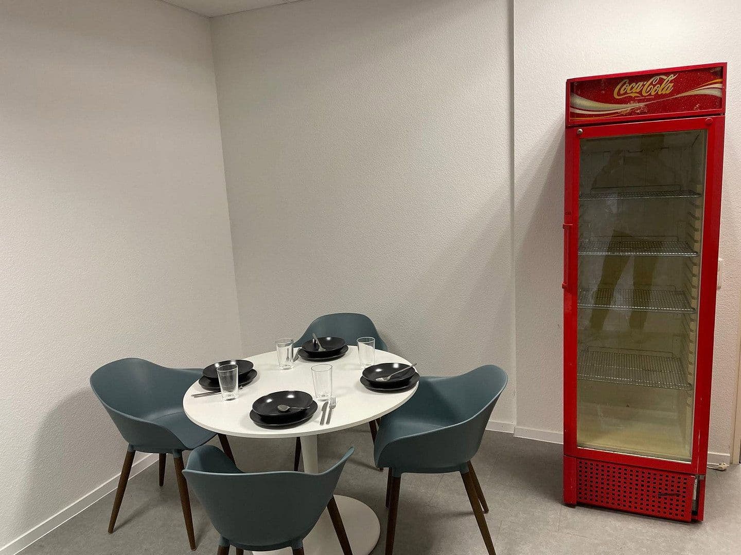 Prenájom kancelárie 50 m², Berner Str. 71, Frankfurt - Nieder-Eschbach, Hesensko Prenájom kancelárie 50 m², Berner Str. 71, Frankfurt - Nieder-Eschbach, Hesensko