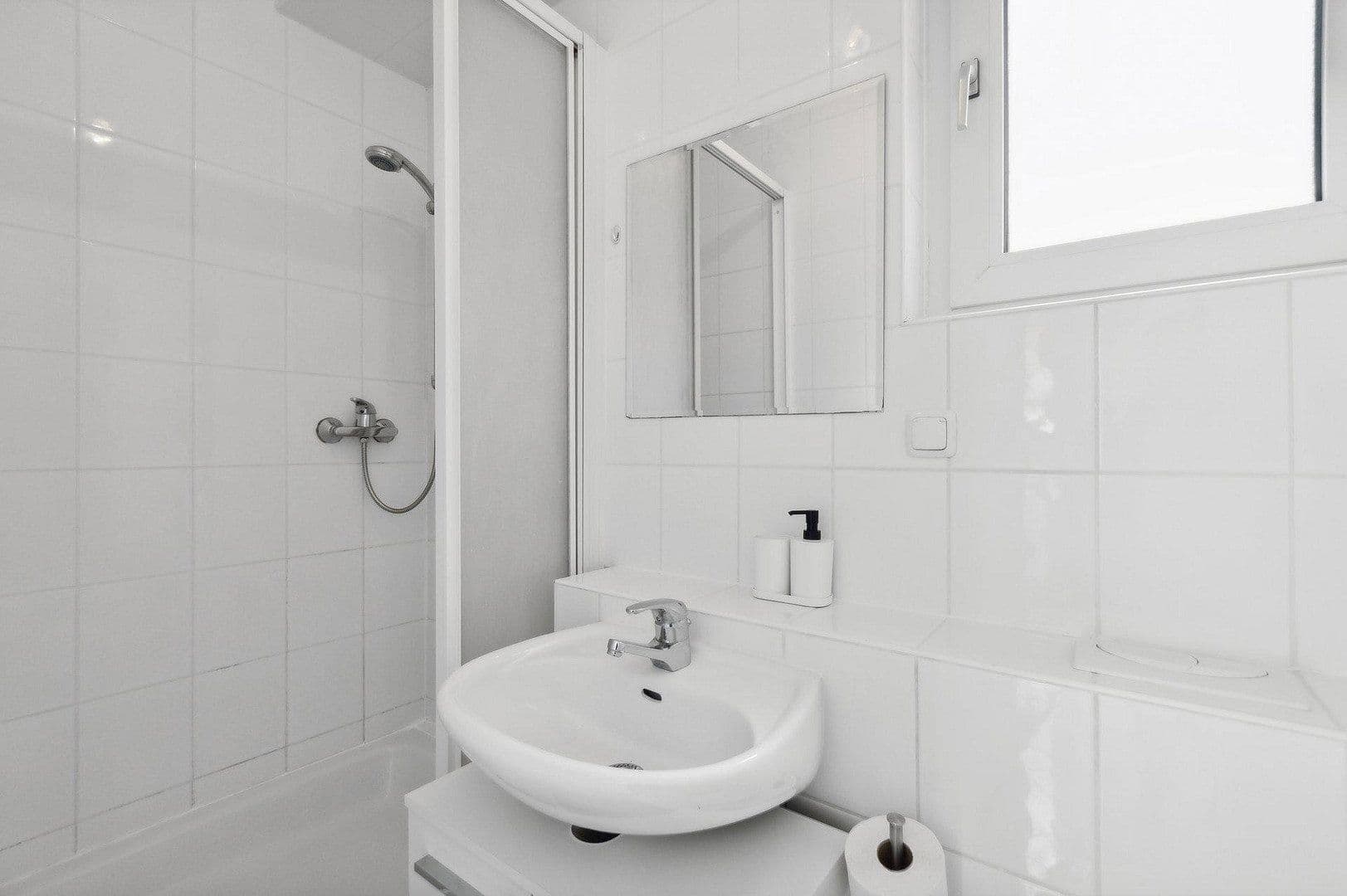 Prenájom bytu 3-izbový 62 m², Küntzelstraße 33, Essen, Severné Porýnie - Westfálsko Prenájom bytu 3-izbový 62 m², Küntzelstraße 33, Essen, Severné Porýnie - Westfálsko