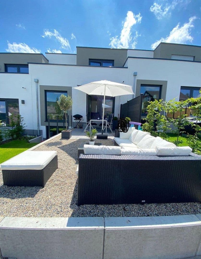 Predaj domu 146 m², pozemek 298 m², Wiesbaden, Hesensko Predaj domu 146 m², pozemek 298 m², Wiesbaden, Hesensko