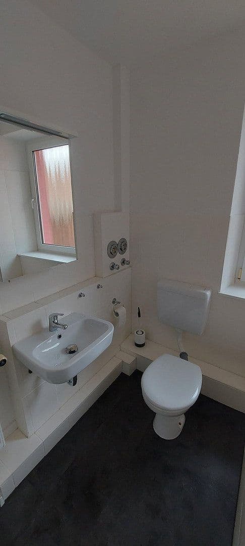 Prenájom bytu 2-izbový 55 m², Landau-Queichheim, Porýnie-Falcko Prenájom bytu 2-izbový 55 m², Landau-Queichheim, Porýnie-Falcko