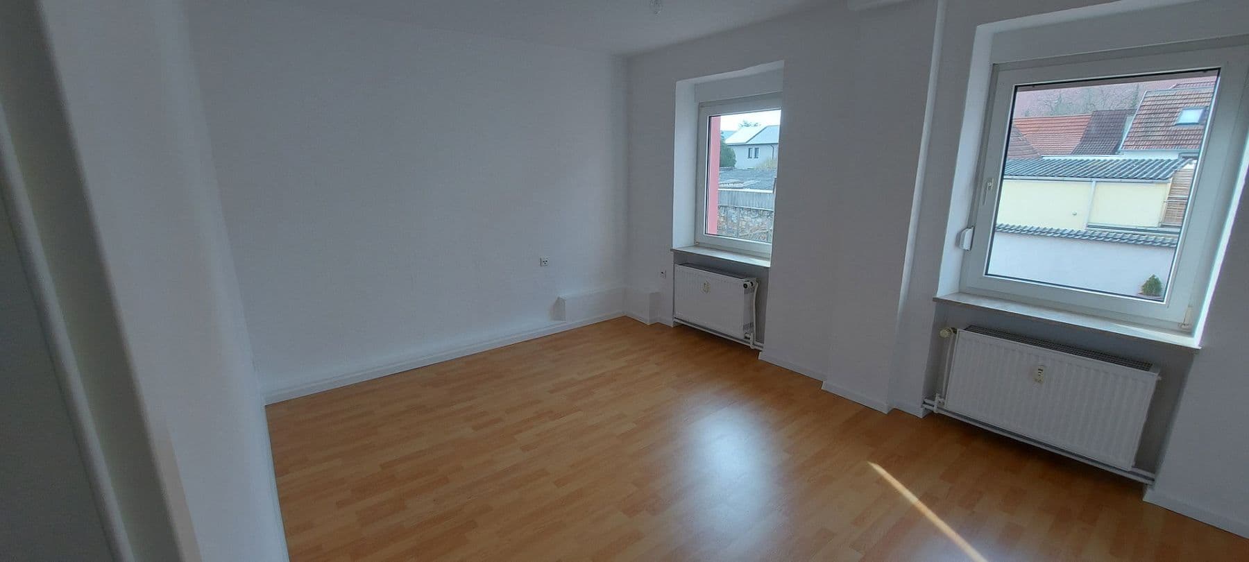 Prenájom bytu 2-izbový 55 m², Landau-Queichheim, Porýnie-Falcko Prenájom bytu 2-izbový 55 m², Landau-Queichheim, Porýnie-Falcko
