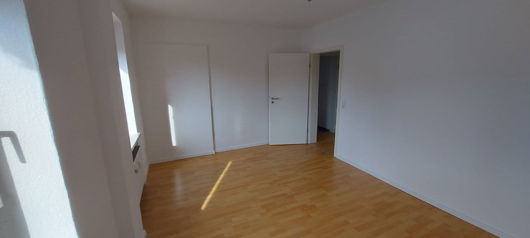 Prenájom bytu 2-izbový 55 m², Landau-Queichheim, Porýnie-Falcko Prenájom bytu 2-izbový 55 m², Landau-Queichheim, Porýnie-Falcko