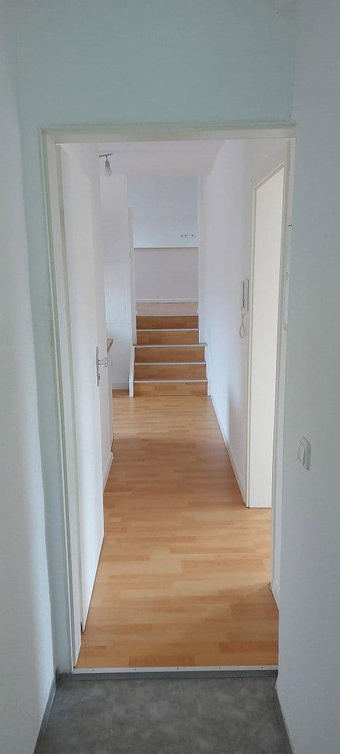 Prenájom bytu 2-izbový 55 m², Landau-Queichheim, Porýnie-Falcko Prenájom bytu 2-izbový 55 m², Landau-Queichheim, Porýnie-Falcko